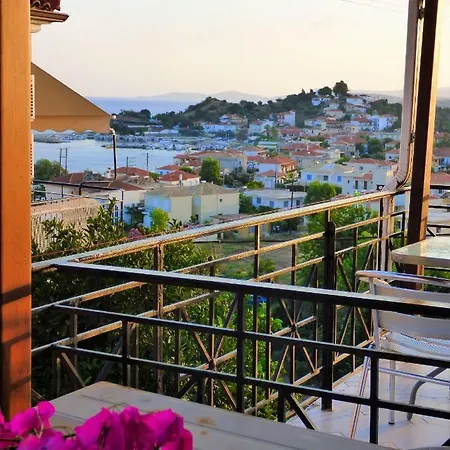 Apartment Astonishing View, A Step From The Beach Finikounta